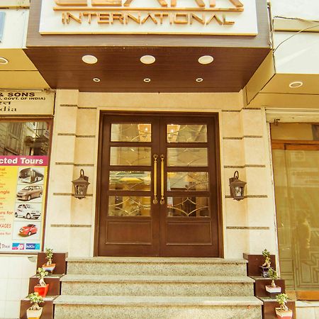 Clark International Otel Delhi  Dış mekan fotoğraf