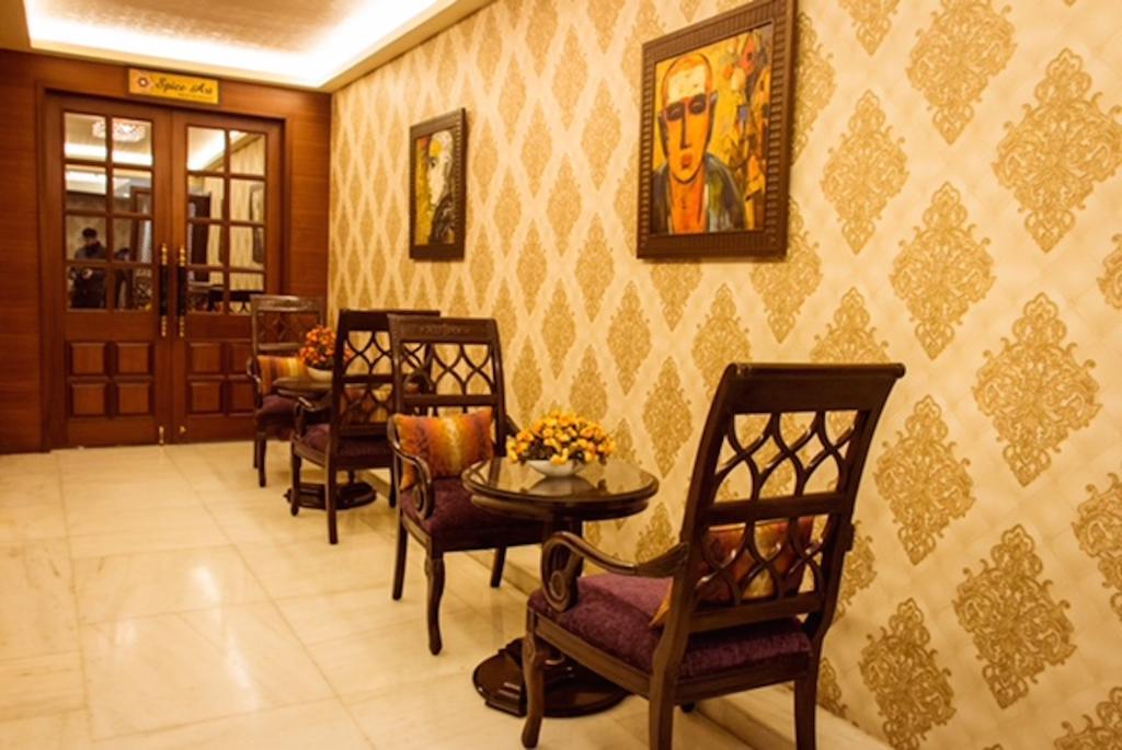 Clark International Otel Delhi  Dış mekan fotoğraf