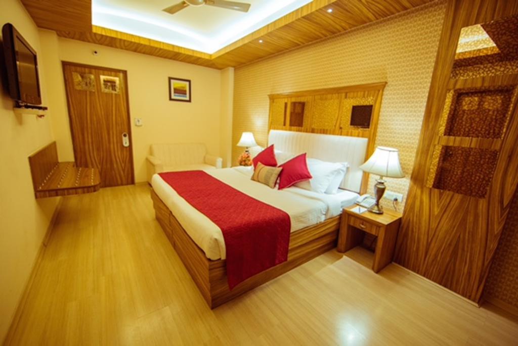 Clark International Otel Delhi  Dış mekan fotoğraf